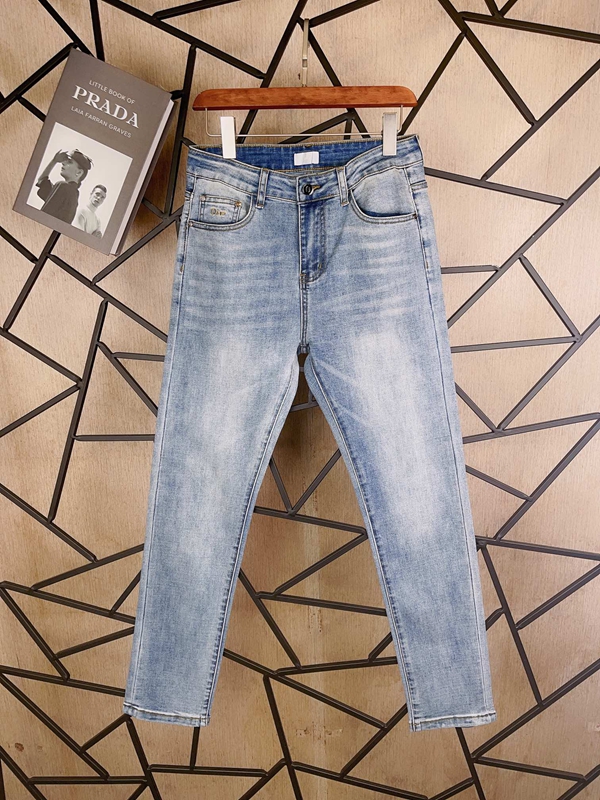 ブランドジーンズ背面デザイン